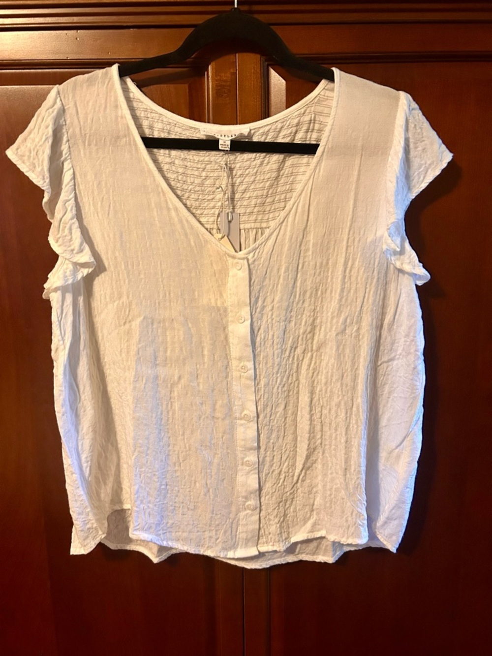 Jane & Delancey White Button-down V-Neck Cap Flutter Sleeve Top Size M
